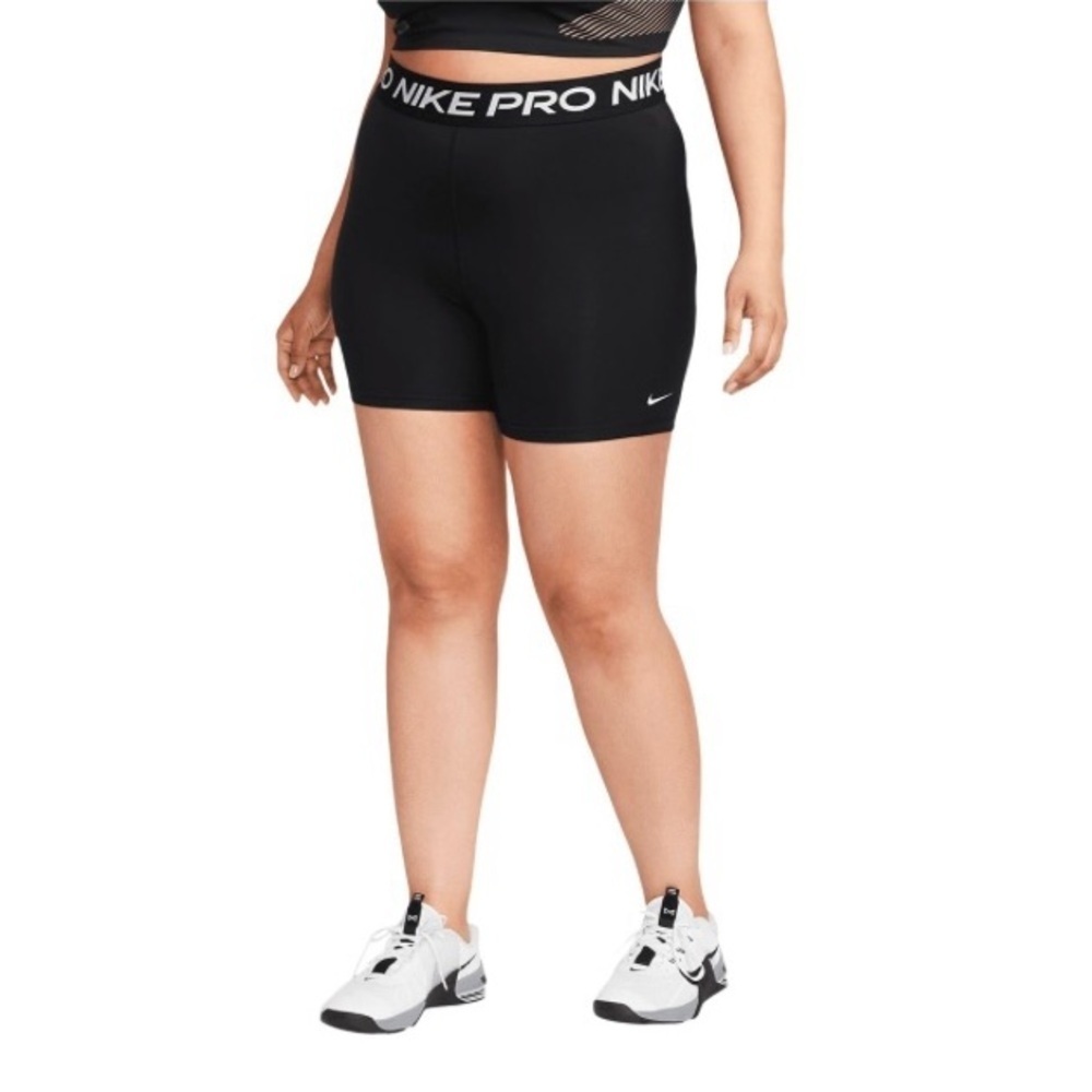 Nike Women’s Pro Dri Fit Black Athletic Shorts Size M
